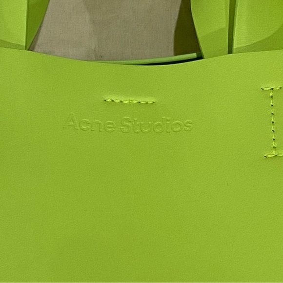 Acne Green Tote Bag with Modern Design and Spacious Interior - Picture 2 of 8